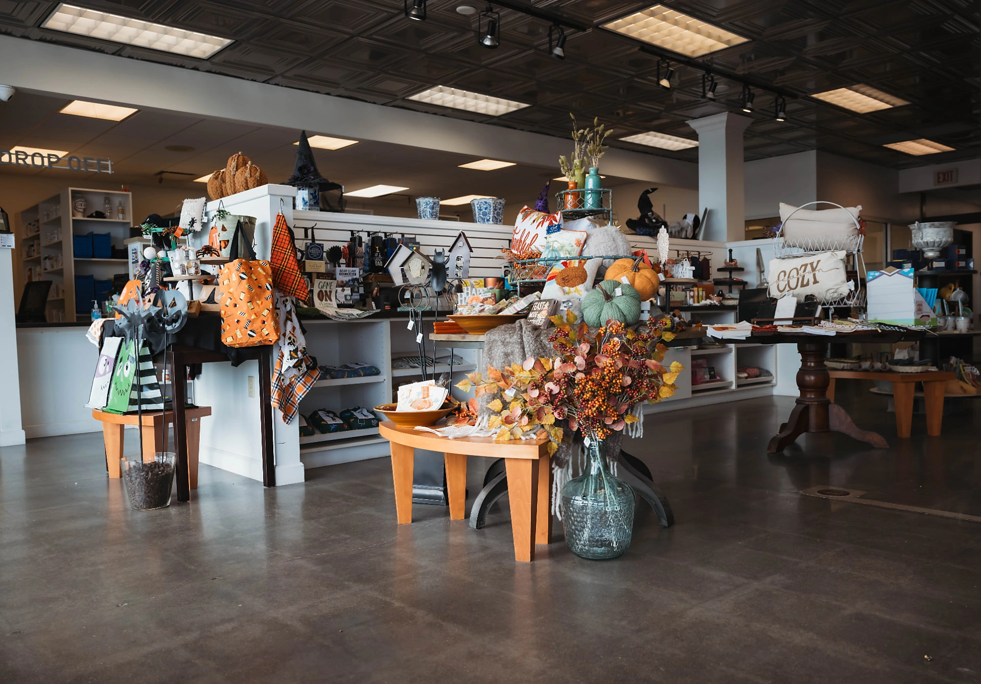 Seasonal boutique display inside a Dandurand location